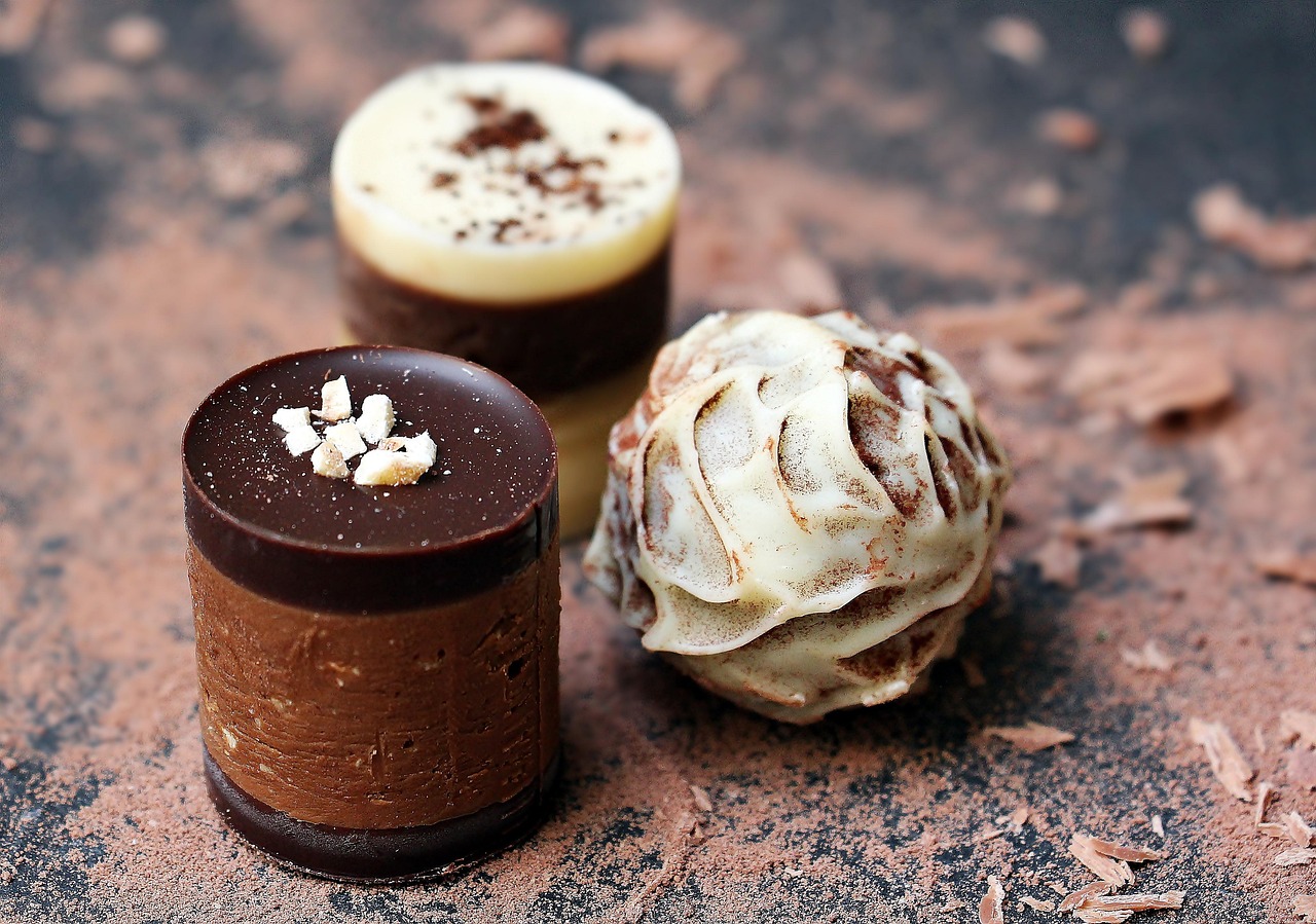 Trufas de chocolate gourmet, referência visual da versão mais firme do brigadeiro low carb