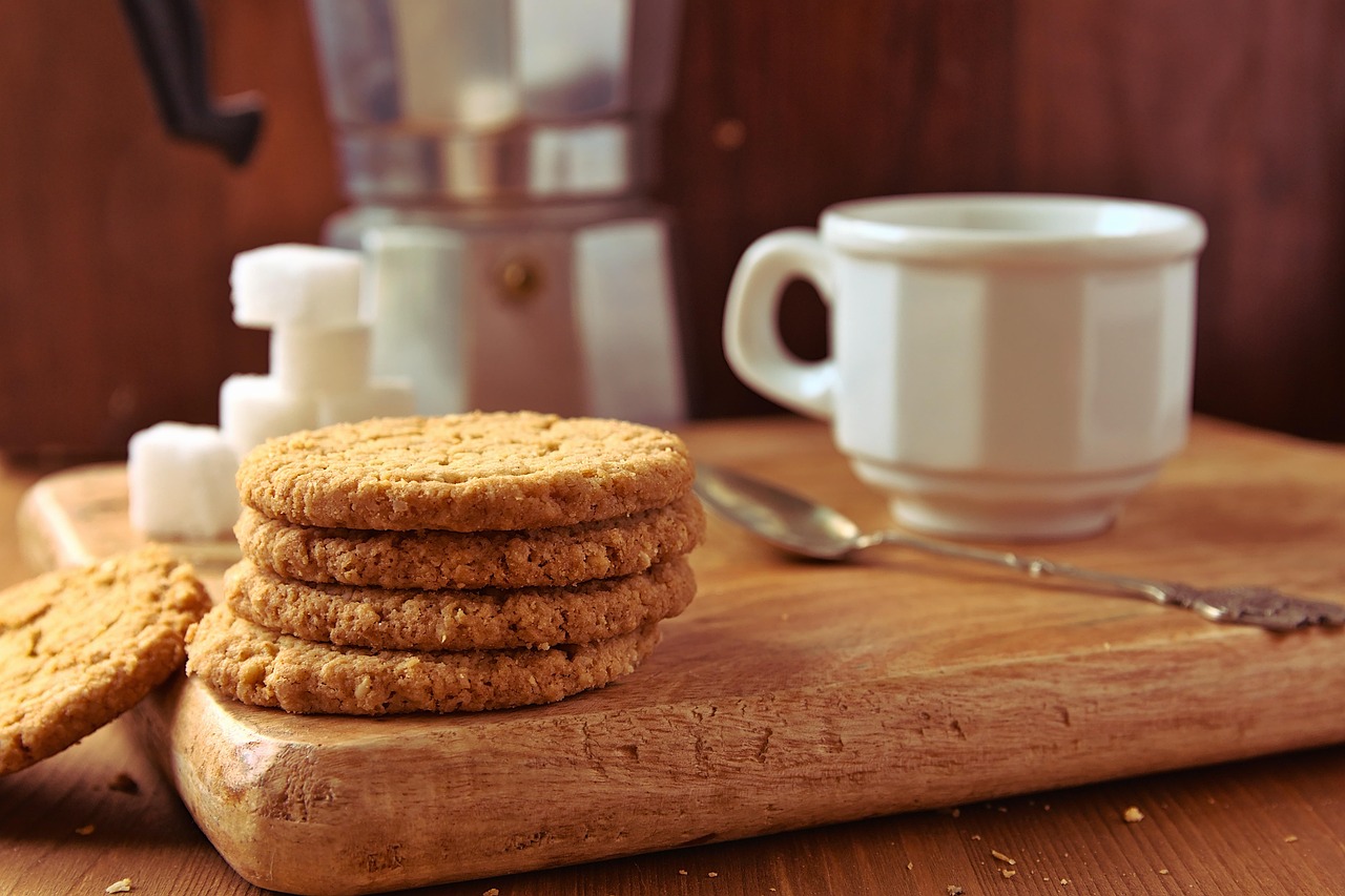 Pilha de cookies de aveia crocantes