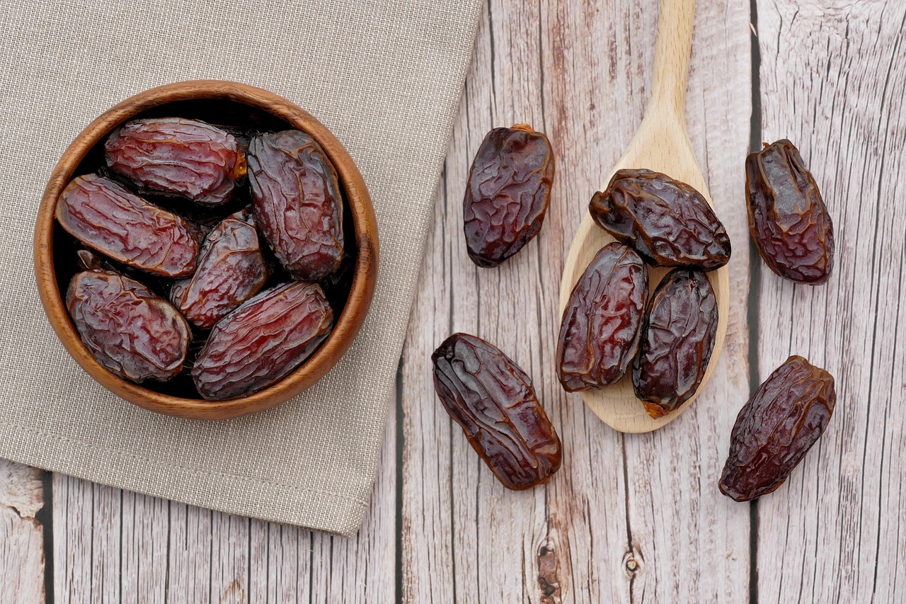 Tâmaras, a fruta que adoça naturalmente os cookies
