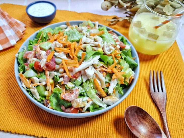 Salada proteica fit com frango
